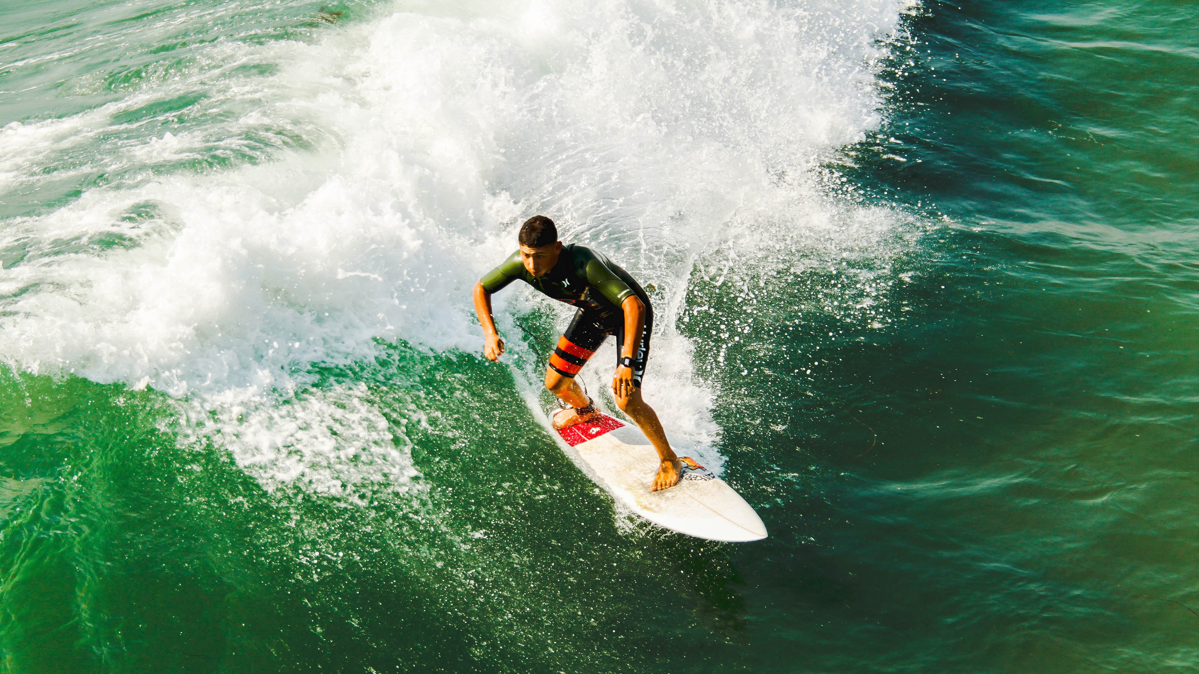 垫底车队的华丽反击，却遇上无懈可击的王者之师，威廉姆斯轻取背后的F1多维宇宙